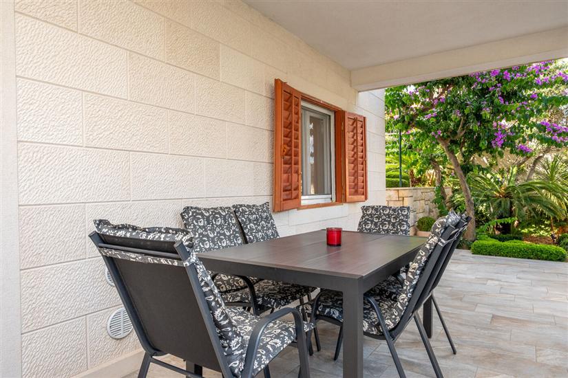 Apartment A1, for 5 persons