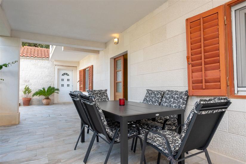 Apartment A1, for 5 persons