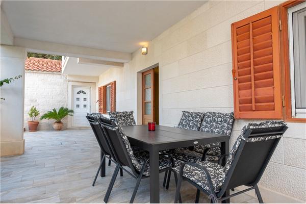 Apartment A1, for 5 persons