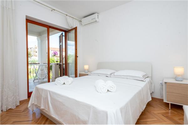 Apartment A2, for 5 persons
