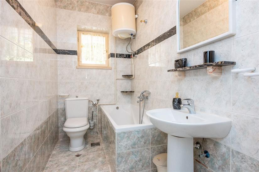 Apartment A2, for 5 persons