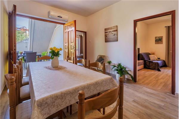 Apartment A1, for 8 persons