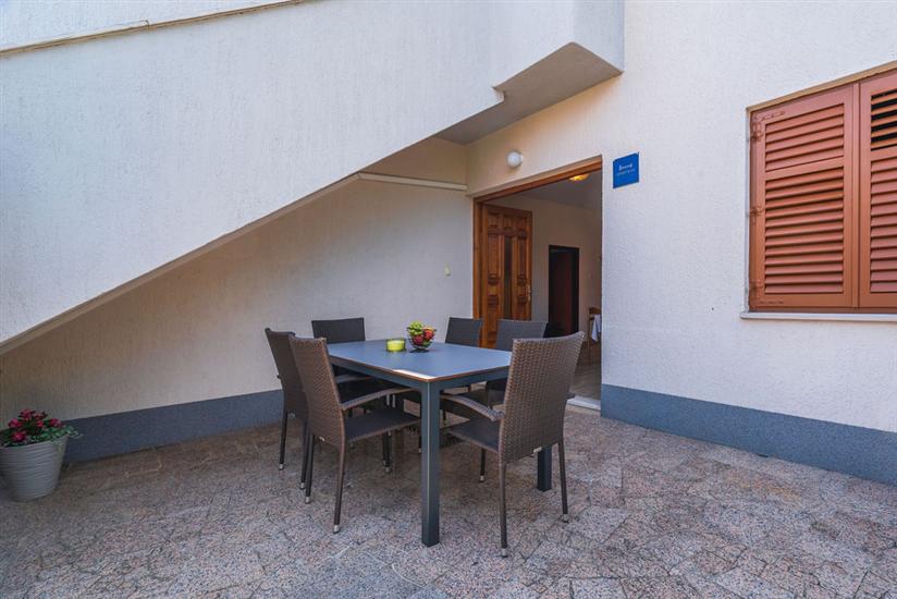 Apartment A1, for 8 persons