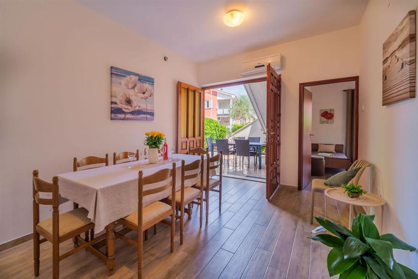 Apartment A1, for 8 persons