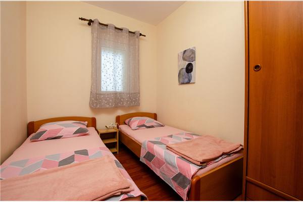 Apartment A2, for 4 persons