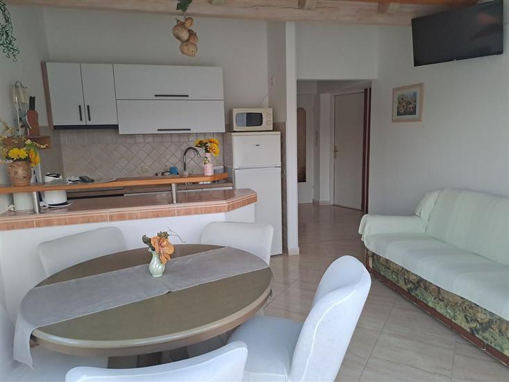 Apartment A4, for 5 persons