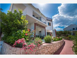Apartments Tabak Slatine (Ciovo), Size 30.00 m2, Airline distance to the sea 10 m