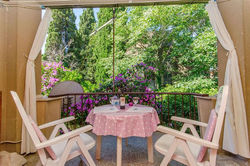 Apartment A1, for 2 persons