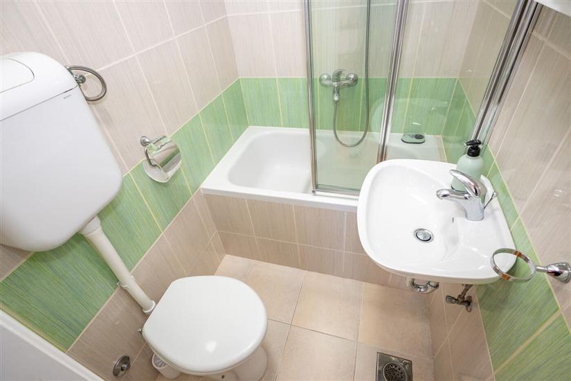 Apartment A2, for 5 persons