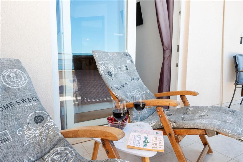 Apartment A2, for 5 persons