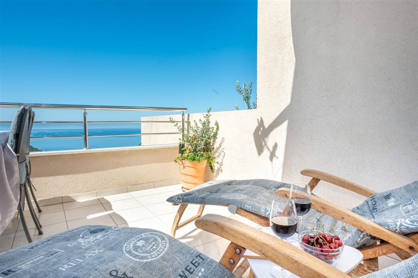 Apartment A2, for 5 persons