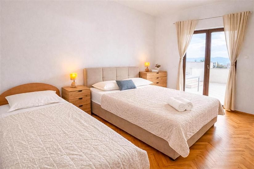 Apartment A1, for 5 persons