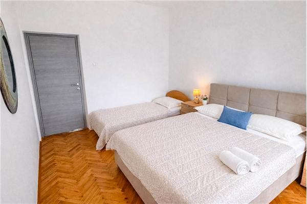 Apartment A1, for 5 persons