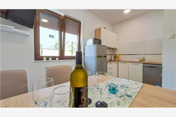 Apartment A1, for 5 persons