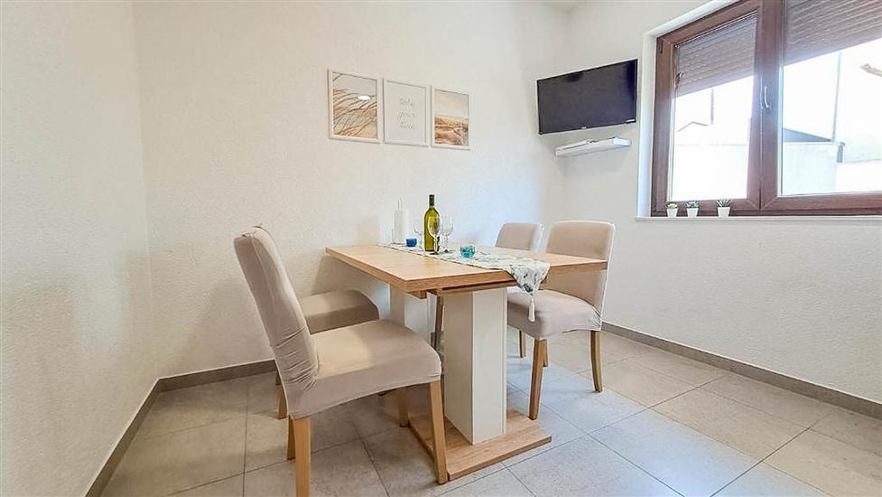 Apartment A1, for 5 persons