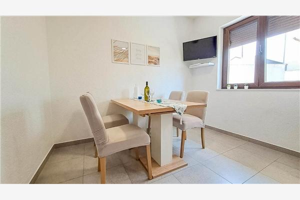 Apartment A1, for 5 persons