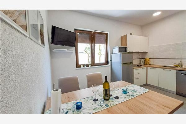 Apartment A1, for 5 persons