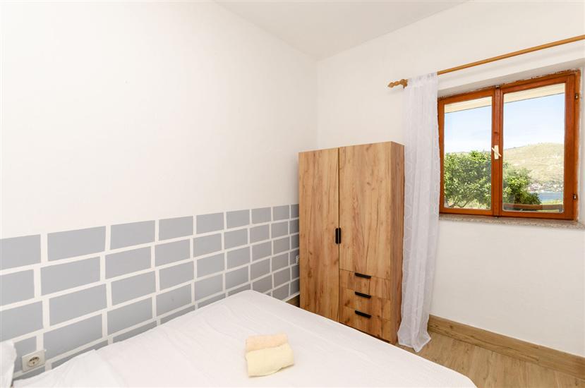 Apartment A4, for 3 persons