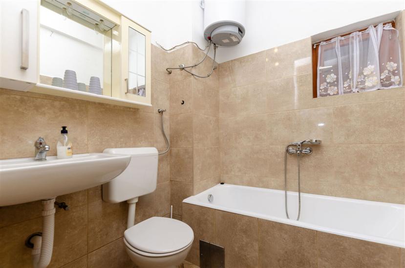 Apartment A4, for 3 persons