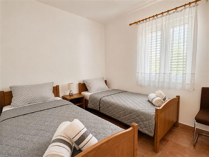 Apartment A1, for 5 persons
