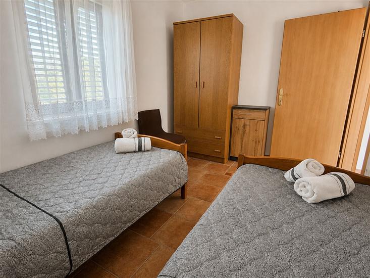 Apartment A1, for 5 persons