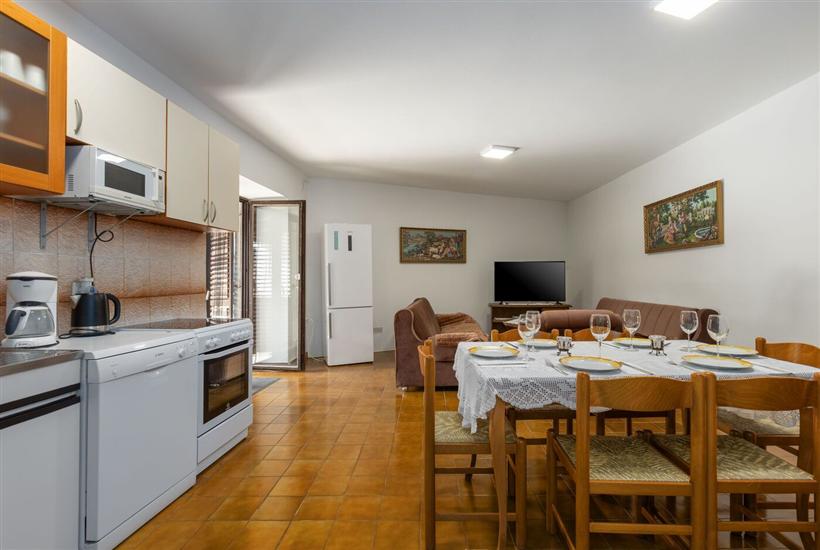 House K1, for 8 persons