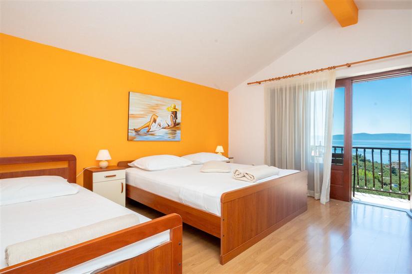 Apartment A1, for 5 persons