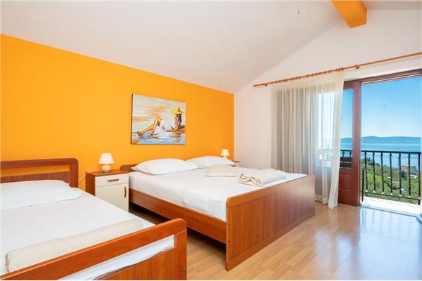 Apartment A1, for 5 persons