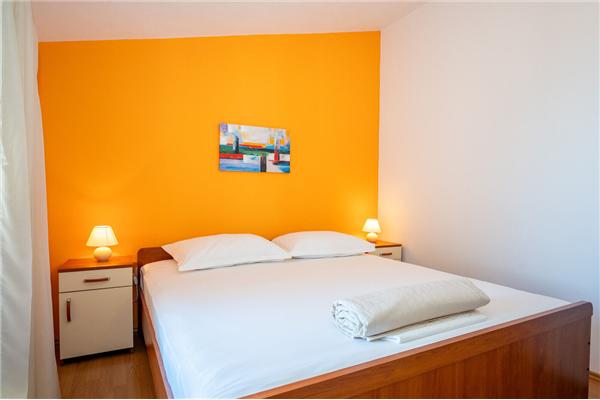 Apartment A1, for 5 persons