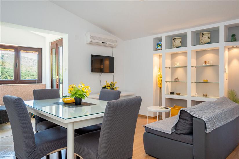 Apartment A1, for 5 persons
