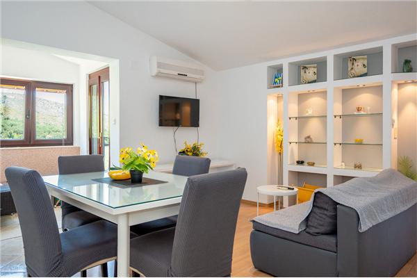 Apartment A1, for 5 persons