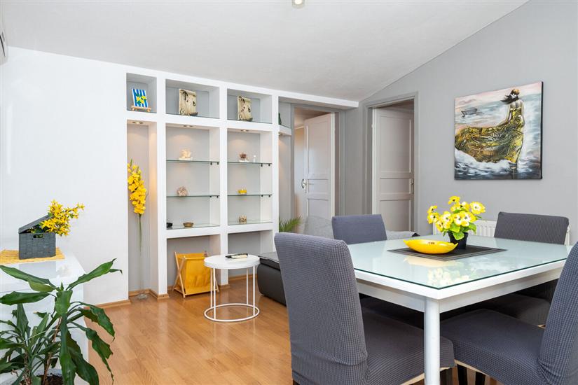 Apartment A1, for 5 persons