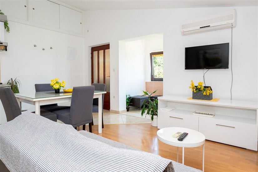 Apartment A1, for 5 persons