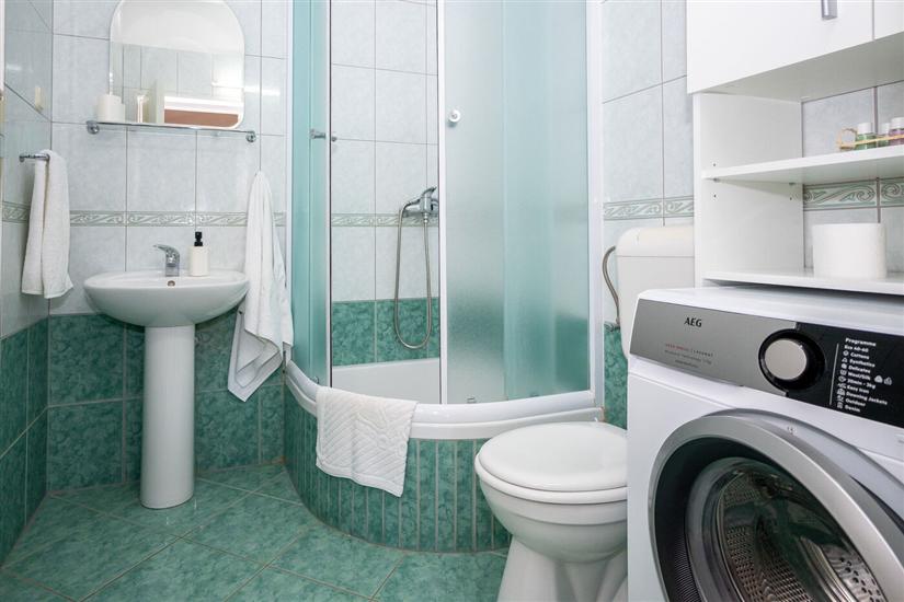 Apartment A1, for 5 persons