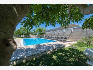 Apartments Armitage Privlaka (Zadar), Remote cottage, Size 50.00 m2, Accommodation with pool