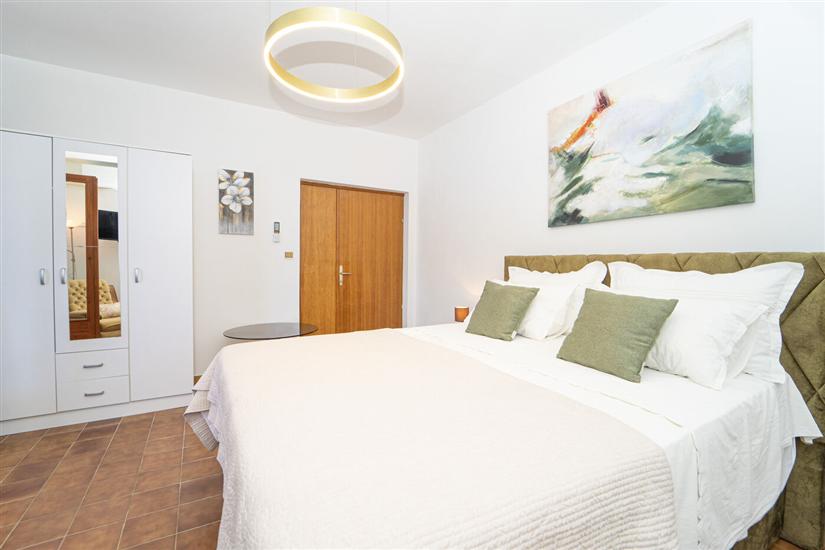 Apartment A1, for 6 persons