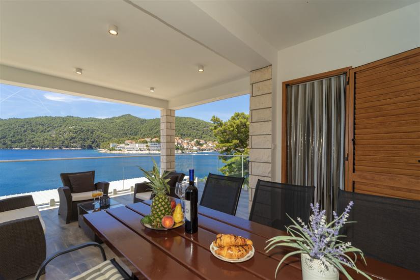 Apartment A1, for 6 persons