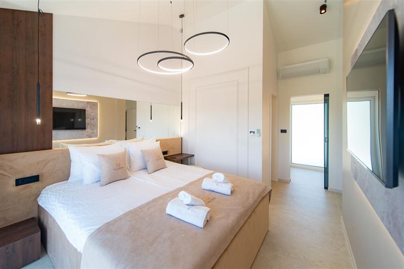 House K1, for 8 persons