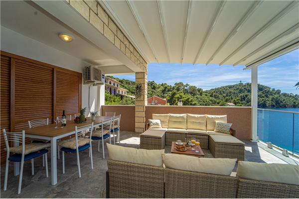 Apartment A2, for 6 persons