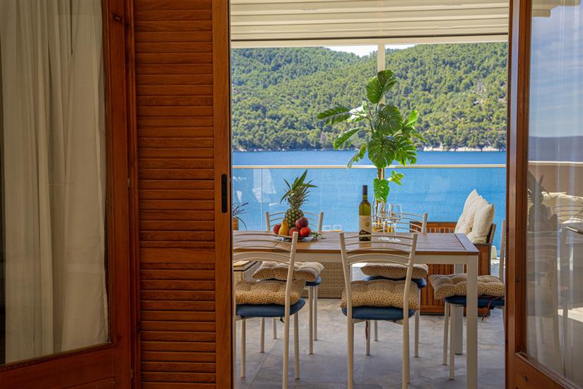 Apartment A2, for 6 persons
