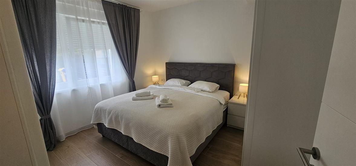 Apartment A1, for 5 persons