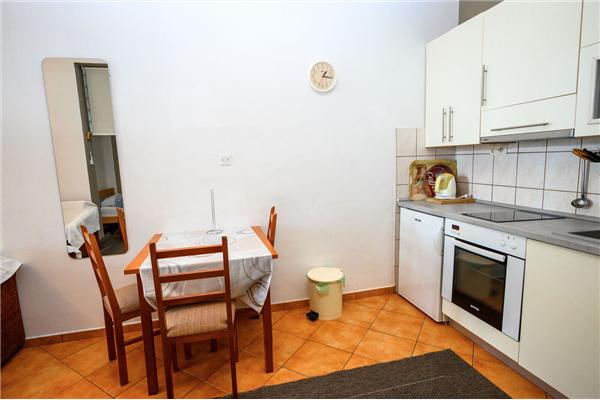 Apartment A2, for 3 persons