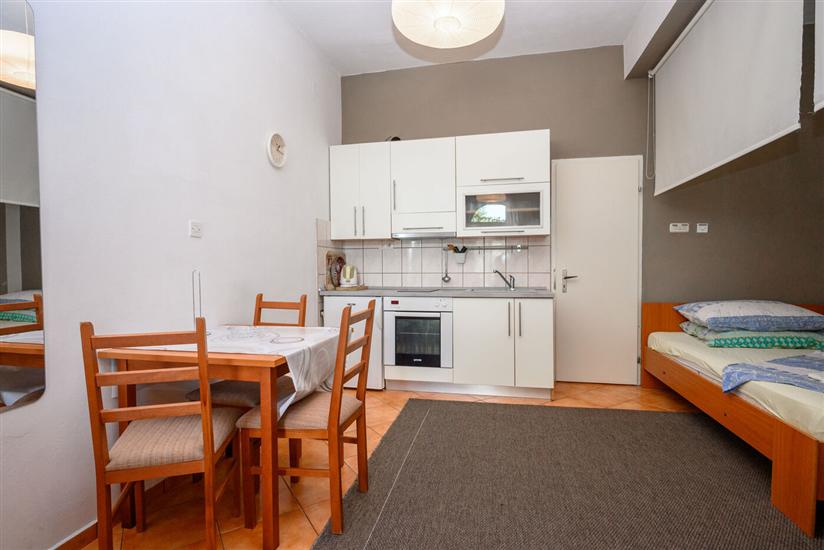 Apartment A2, for 3 persons