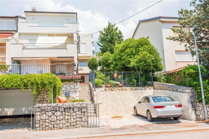 Apartment Nikol