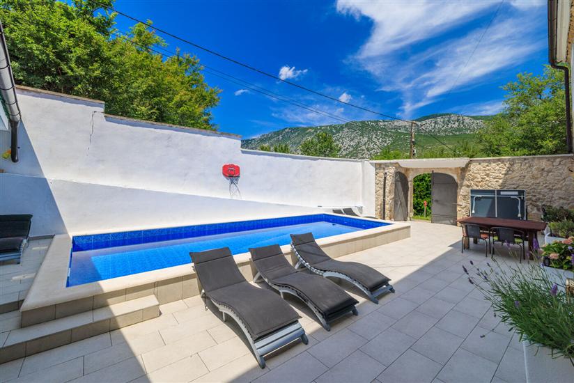 Vila Stone castle