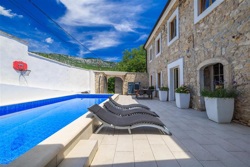 Vila Stone castle