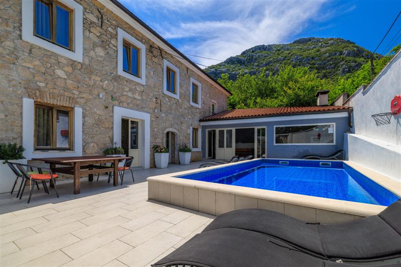 Vila Stone castle