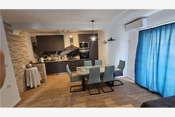 Apartment A1, for 5 persons
