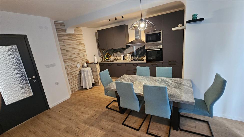 Apartment A1, for 5 persons