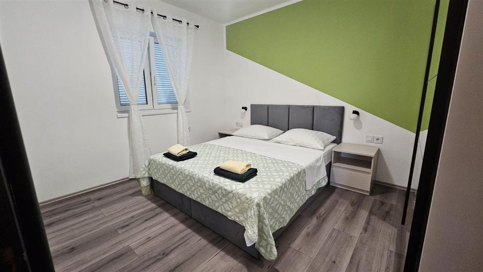 Apartment A1, for 5 persons